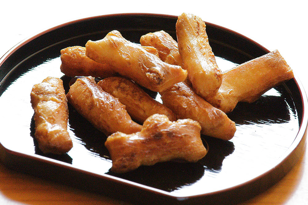 魚沼あられ　越後木炭焼