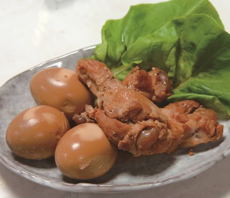 味しみ柔らか手羽元　手羽と玉子の煮物